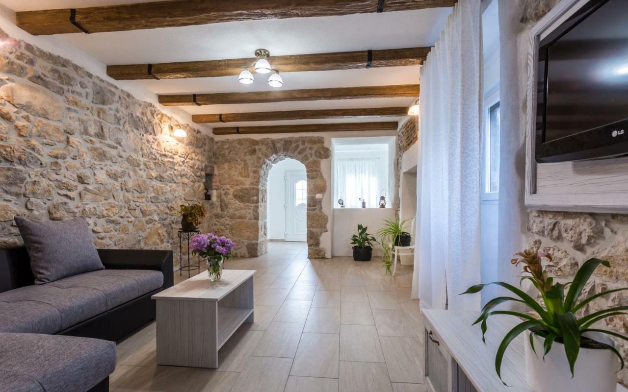 Villa Mulberry Milohnici ภายนอก รูปภาพ