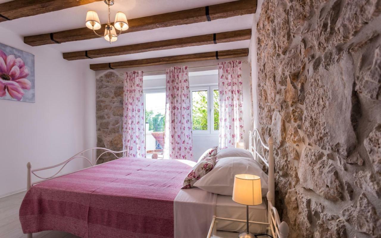 Villa Mulberry Milohnici ภายนอก รูปภาพ
