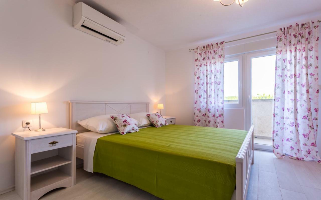 Villa Mulberry Milohnici ภายนอก รูปภาพ